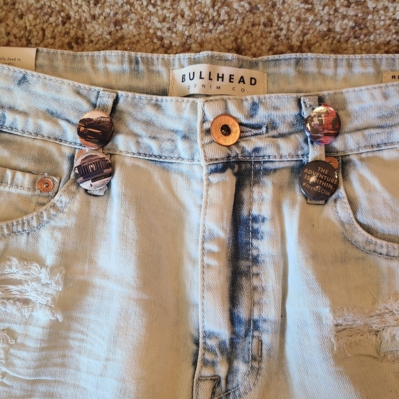 PacSun Bullhead shorts, high rise distressed NWT - Picture 4 of 14